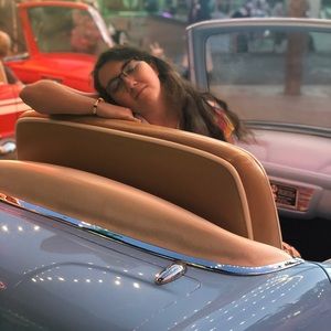 Meet your Posher, Tiny